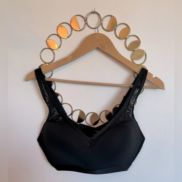 Victoria's Secret Other - SOLD- Victorias Secret Sports Bra 36DD Wire free Lightweight Black Switch Straps
